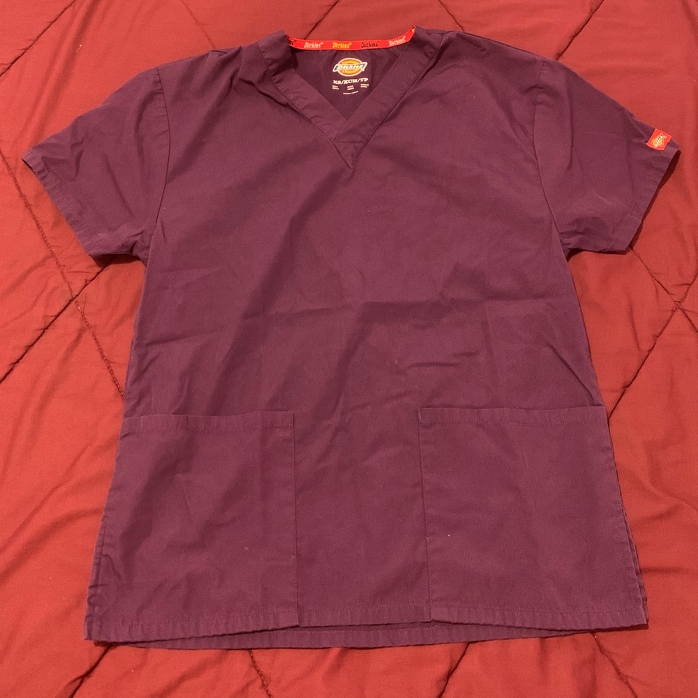 Scrub Top - Picture 2 of 3
